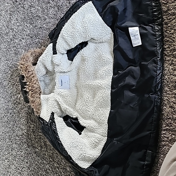 STUNNING OLD NAVY FUR TRIM PUFFER JACKET - Picture 4 of 11